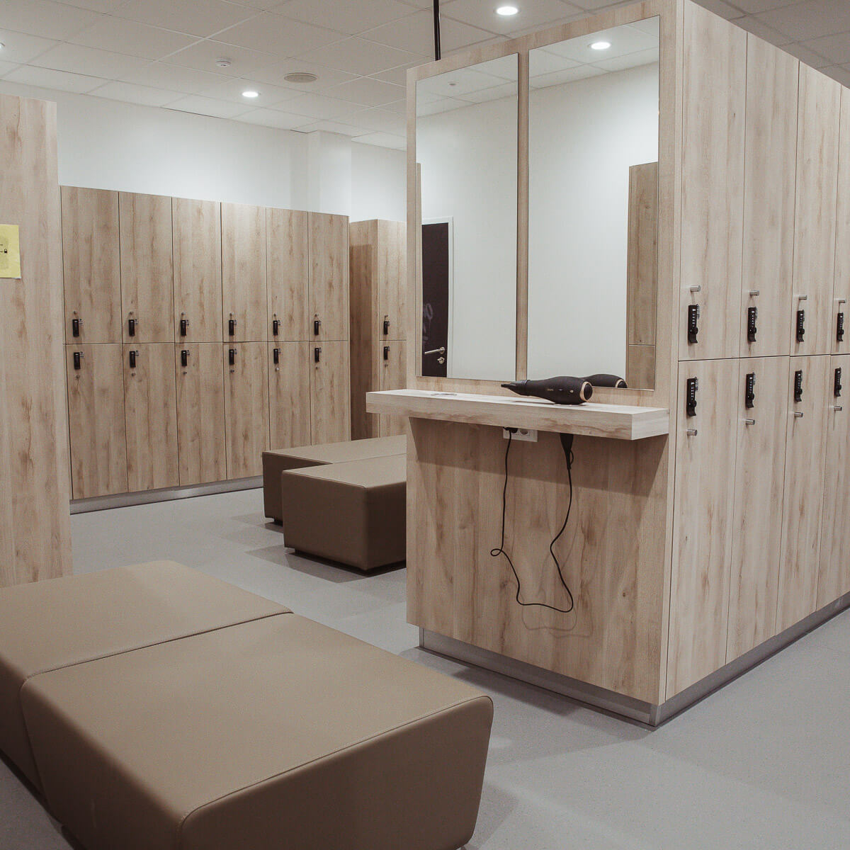 Les vestiaires de la salle de sport Artligne à Carquefou