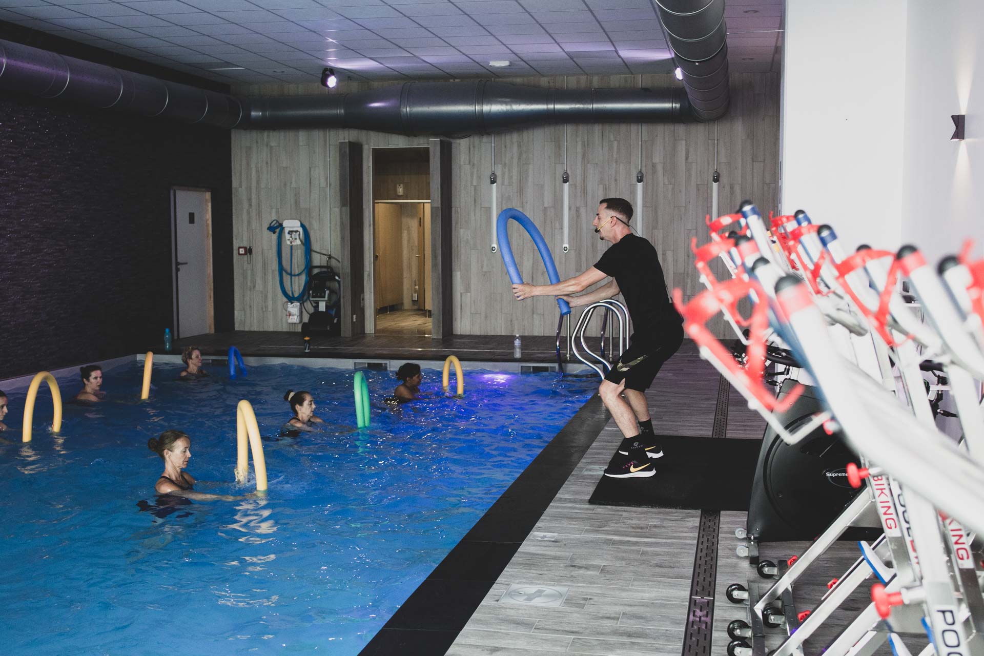 L'aquifitbike à la piscine d'Artligne à Carquefou